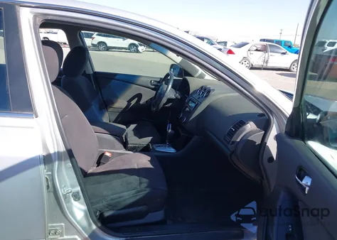 2011 Nissan Altima 3.5 Sr z USA, uszkodzony, nr VIN 1N4BL2AP0BN492645